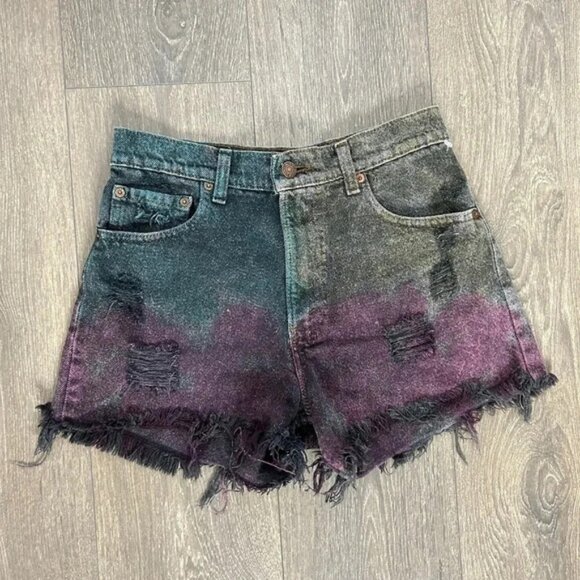 Vintage Levi's Women's 501 Jeans Shorts Black Denim High Waist Cutoffs 90s Y2k - Picture 4 of 13